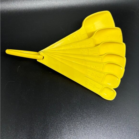 Tupperware 7 Measuring Spoons - Picture 2 of 2